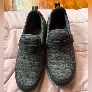 Orthofeet women’s size 7.5 work shoes with padded insoles